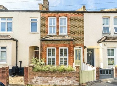 Properties for sale in Linkfield Road - TW7 6QP view1