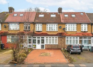 Properties for sale in Links Avenue - SM4 5AE view1