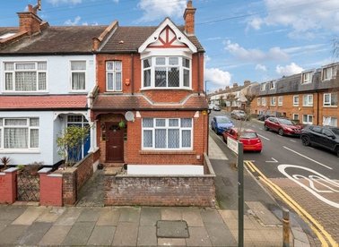 Properties for sale in Links Road - SW17 9EJ view1