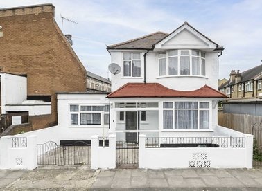 Properties for sale in Links Road - SW17 9EW view1