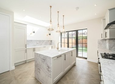 Properties for sale in Links Road - SW17 9ES view1