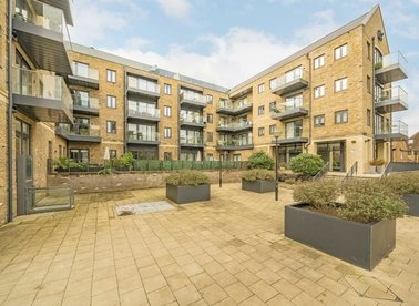 Properties for sale in Lion Wharf Road - TW7 6XX view1