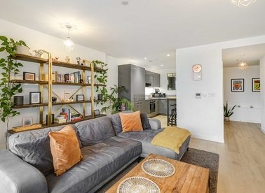 Properties for sale in Lombard Road - SW11 3FU view1