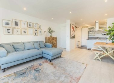 Properties for sale in Lombard Road - SW11 3RJ view1