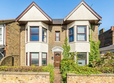 Properties for sale in London Road - TW1 1EF view1