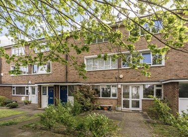 Properties sold in Lyme Farm Road - SE12 8JH view1