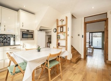 Properties for sale in Mackenzie Road - N7 8QY view1