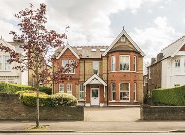 Properties for sale in Madeley Road - W5 2LX view1