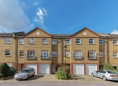 Properties for sale in Malthouse Drive - W4 2NR view1