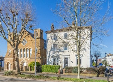 Properties sold in Maple Road - KT6 4AP view1