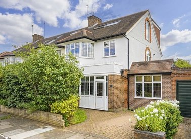 Properties sold in Marble Hill Close - TW1 3AY view1