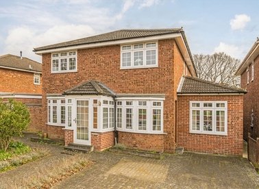Properties for sale in Maria Theresa Close - KT3 5EF view1