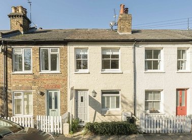 Properties for sale in Marsh Farm Road - TW2 6SH view1