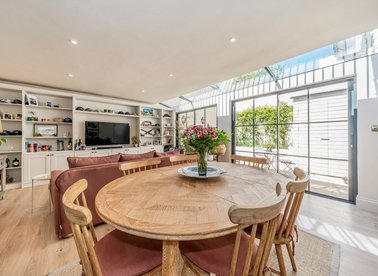 Properties for sale in Maxwell Road - SW6 2HR view1