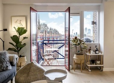 Maynards Quay, London, E1W