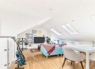Properties for sale in Meadow Road - SW8 1PP view1