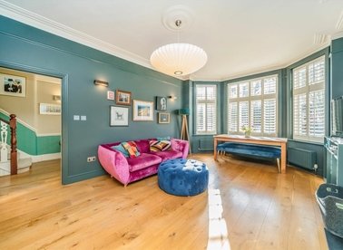 Midhurst Avenue, London, N10