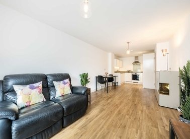 Properties for sale in Mildmay Avenue - N1 4FD view1