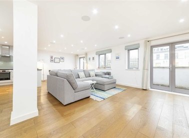 Properties for sale in Mile End Road - E1 4TP view1
