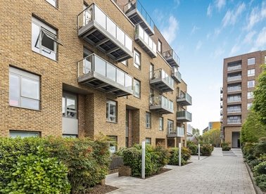 Properties for sale in Miles Road - N8 7FR view1