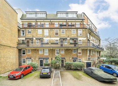 Milk Yard, London, E1W