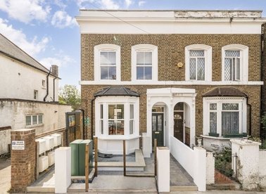 Properties for sale in Mill Hill Road - W3 8JF view1