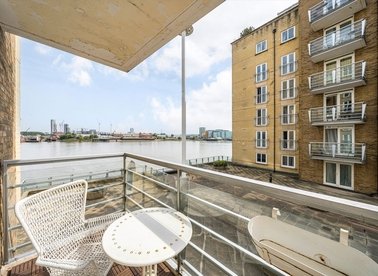 Properties for sale in Millennium Drive - E14 3GF view1