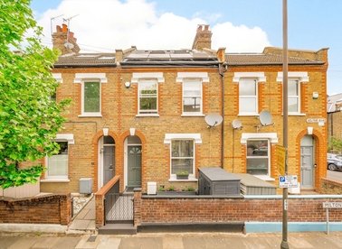 Properties for sale in Milton Road - SW19 8SF view1