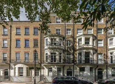 Properties for sale in Montagu Square - W1H 2LP view1