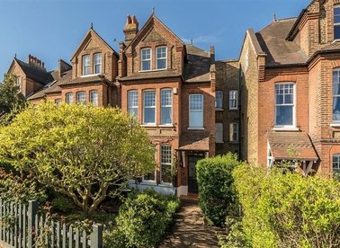 Montague Avenue, London, SE4