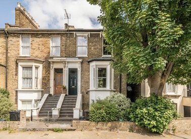 Properties for sale in Montague Road - E8 2HN view1