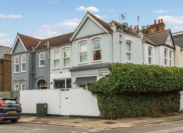 Properties for sale in Montgomery Road - W4 5LZ view1