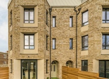 Properties for sale in Montpelier Road - W5 2XP view1