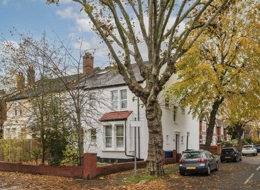 Properties for sale in Mount Park Road - W5 2RP view1