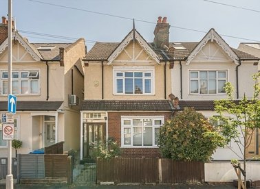 Properties for sale in Mount Road - KT3 3JX view1