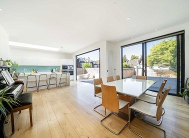 Properties for sale in Mountfield Road - N3 3ND view1