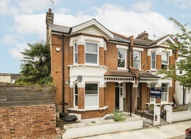 Properties for sale in Muncaster Road - SW11 6NU view1