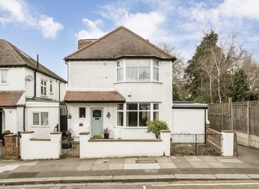 Properties for sale in Nant Road - NW2 2AL view1