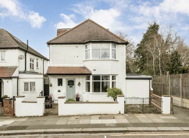 Properties for sale in Nant Road - NW2 2AL view1