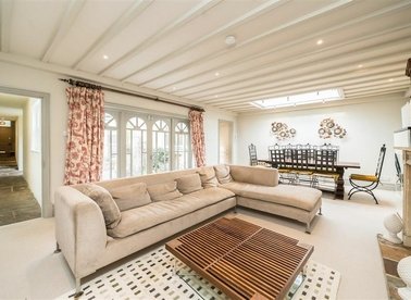 Properties for sale in Narbonne Avenue - SW4 9LQ view1