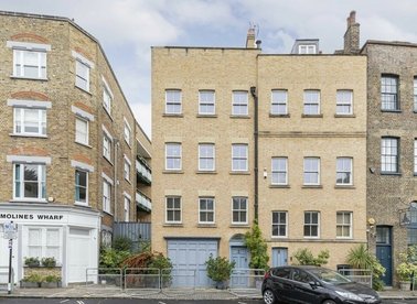 Properties for sale in Narrow Street - E14 8BP view1