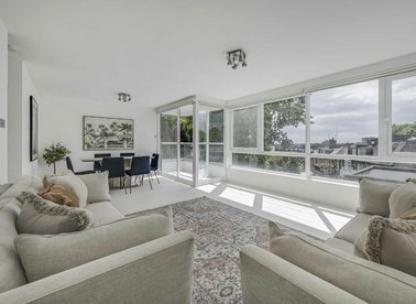 Properties for sale in Netherhall Gardens - NW3 5RT view1