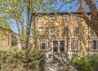 Properties for sale in New Cross Road - SE14 5UL view1