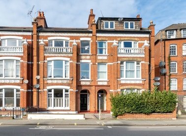 Properties for sale in New Kings Road - SW6 4NE view1