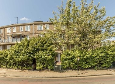 Properties for sale in Newington Green Road - N1 4QS view1