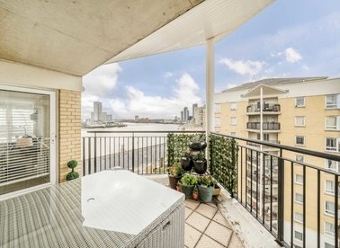Properties for sale in Newport Avenue - E14 2DL view1
