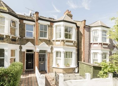 Properties for sale in Newton Avenue - W3 8AH view1