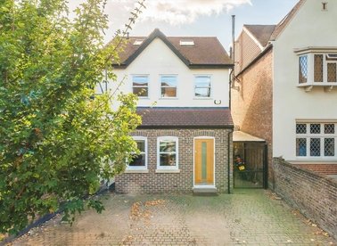 Properties for sale in Niagara Avenue - W5 4UD view1