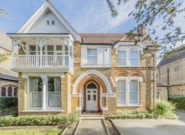 Properties for sale in North Common Road - W5 2QB view1