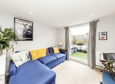 Properties for sale in North Cross Road - SE22 9ET view1